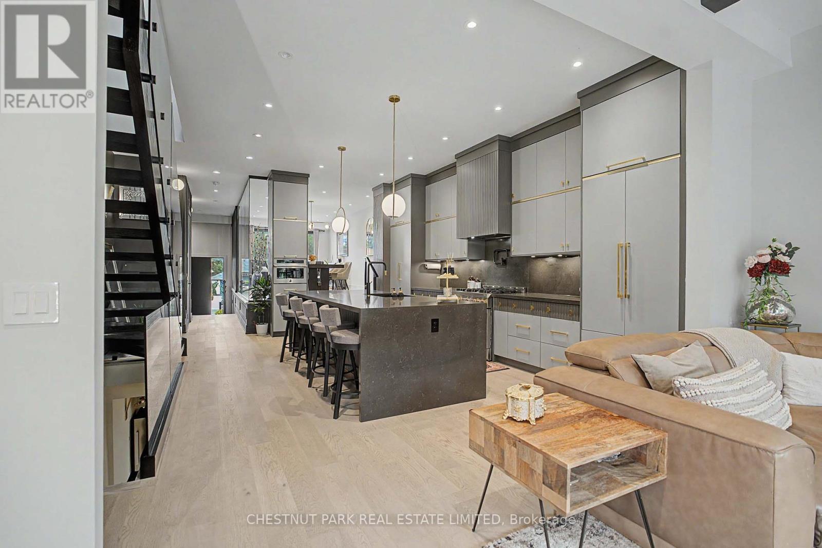 150 Sheldon Avenue, Toronto, Ontario  M8W 4L6 - Photo 11 - W13794984