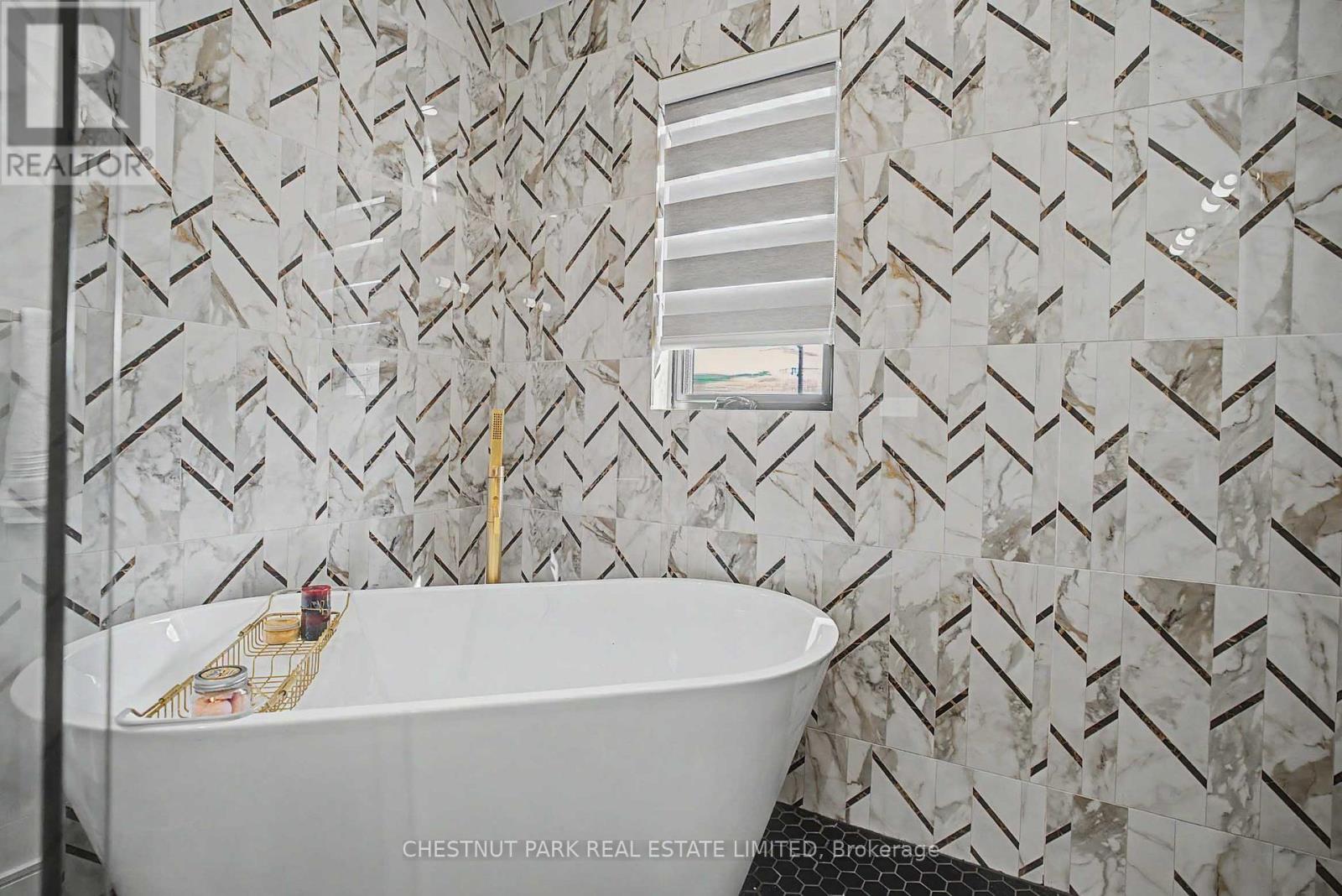 150 Sheldon Avenue, Toronto, Ontario  M8W 4L6 - Photo 28 - W13794984