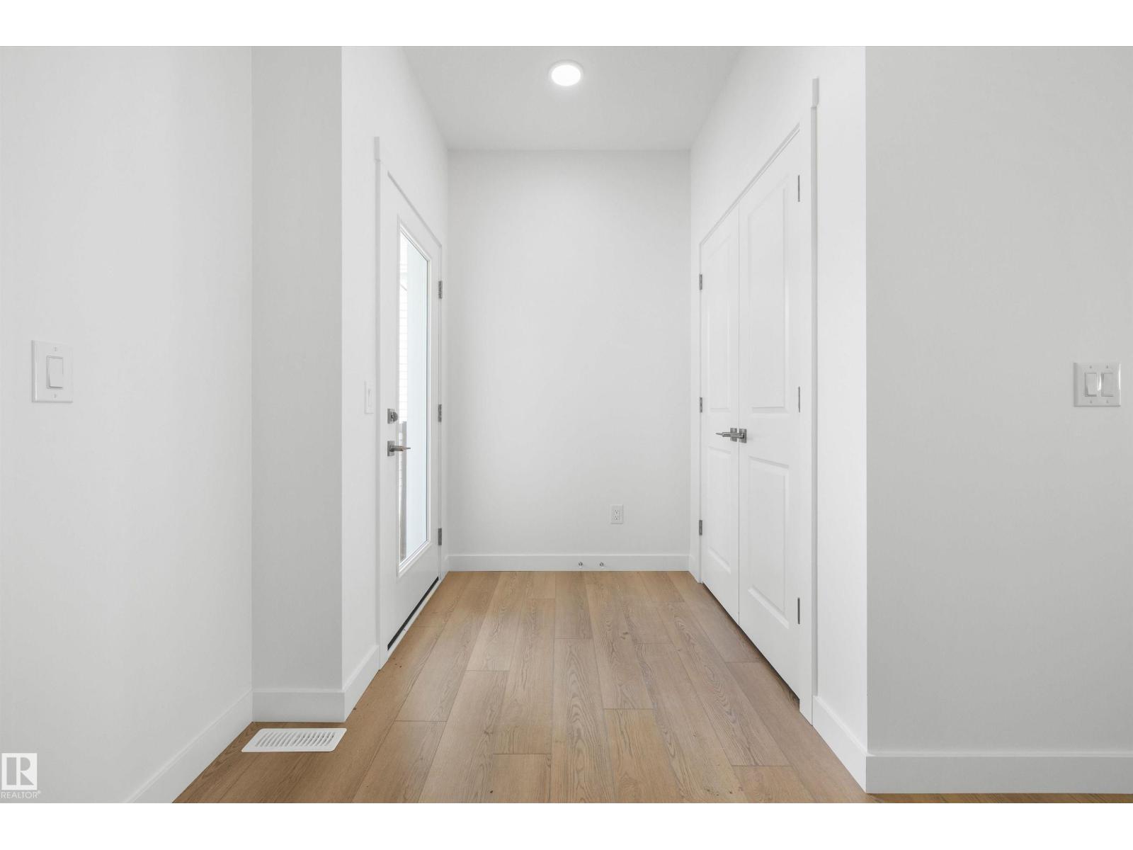2523 210 St Nw, Edmonton, Alberta  T6M 2M7 - Photo 3 - E4509641