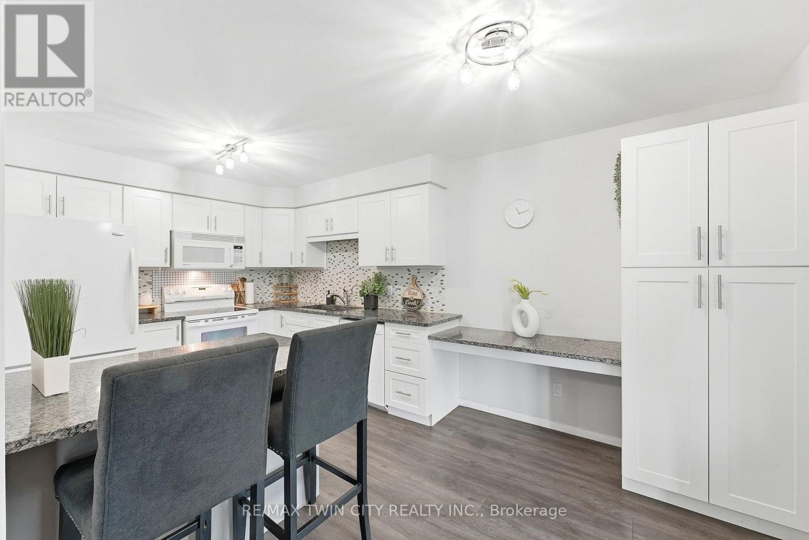283 Fennel Street, Blandford-Blenheim, Ontario  N0J 1S0 - Photo 15 - X13807554