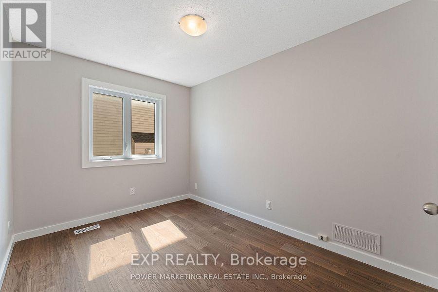 5722 Kemplane Court, Ottawa, Ontario  K1W 1B8 - Photo 7 - X13807588