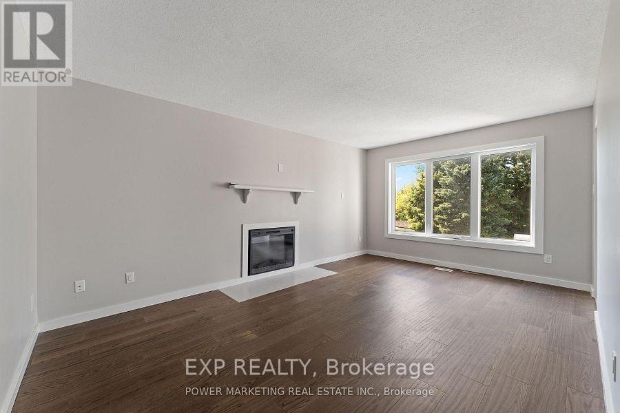 5722 Kemplane Court, Ottawa, Ontario  K1W 1B8 - Photo 8 - X13807588