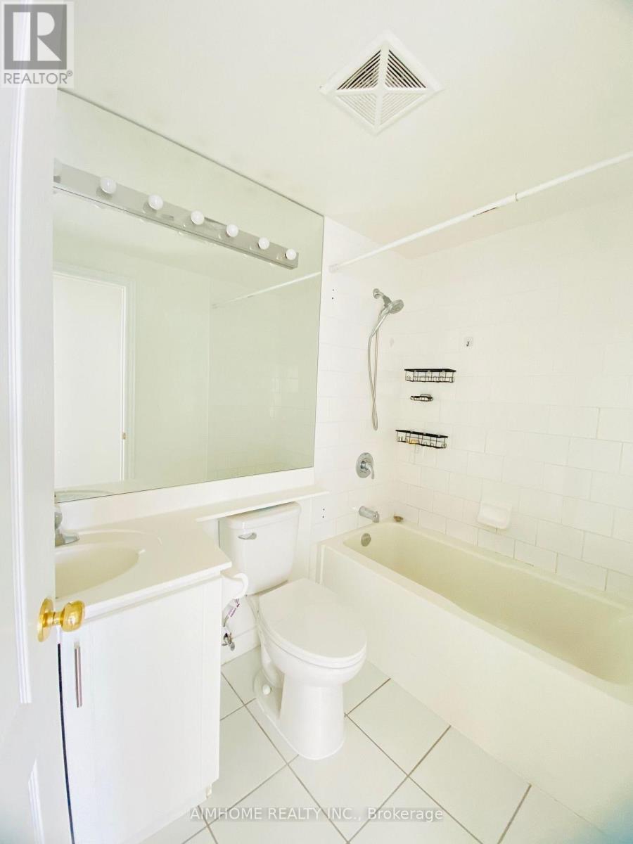 1208 - 100 Promenade Circle, Vaughan, Ontario  L4J 7W7 - Photo 10 - N13678932
