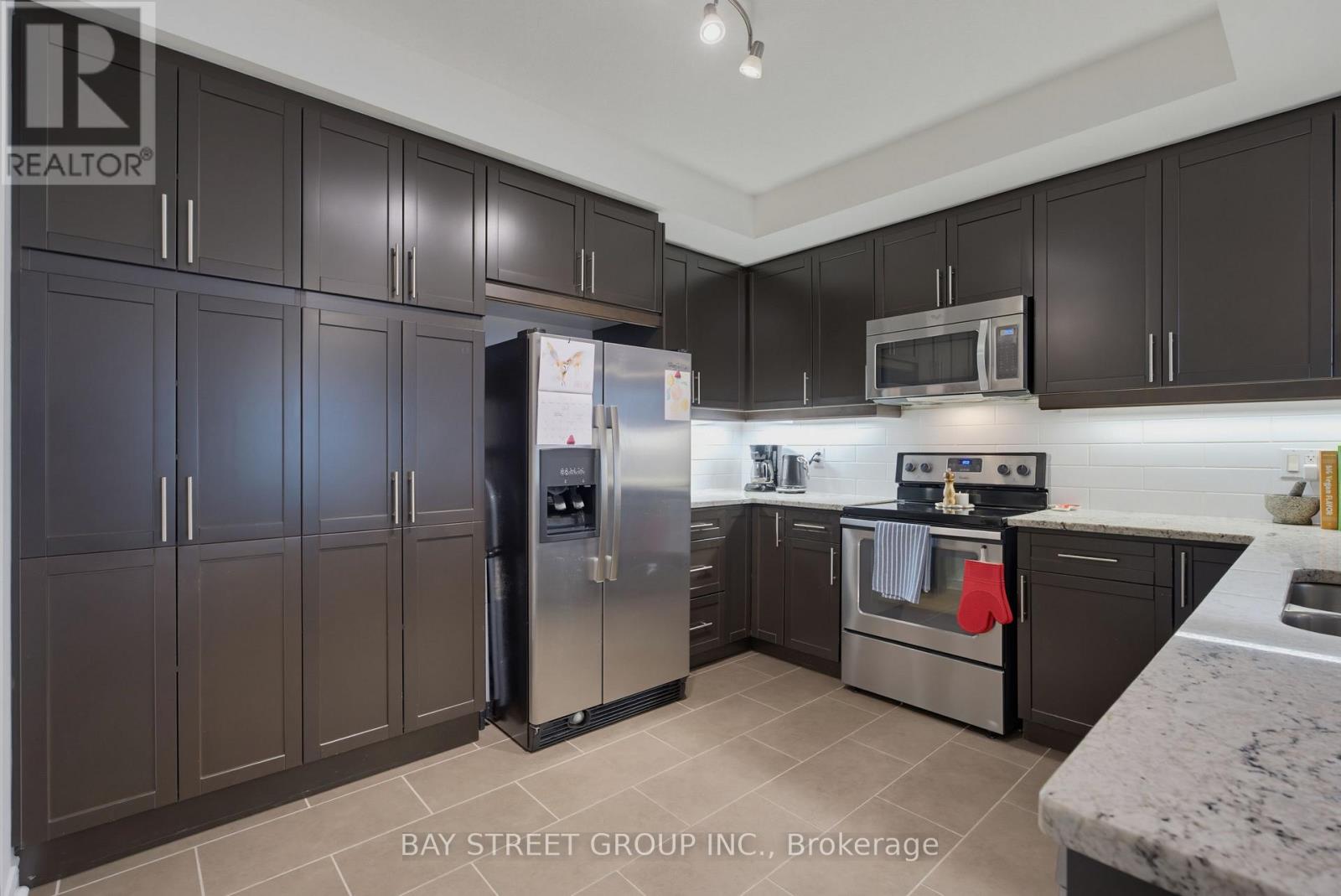 2202 - 330 Ridout Street N, London East, Ontario  N6A 0A7 - Photo 13 - X13807586