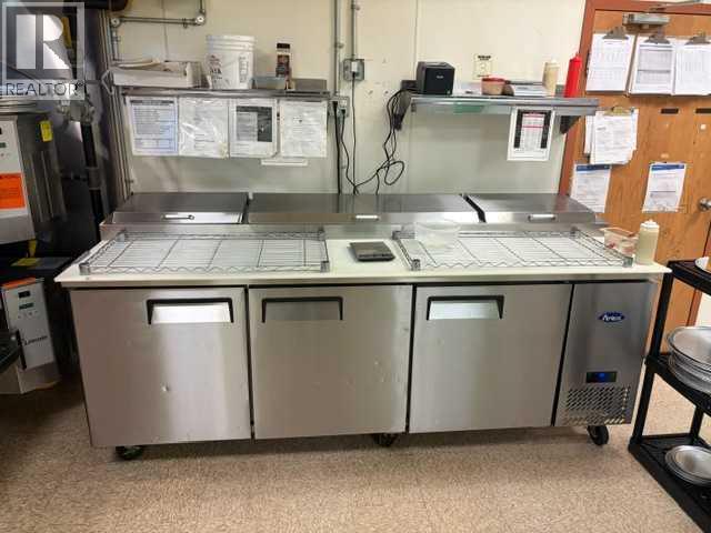 4439 52 Avenue photo 9