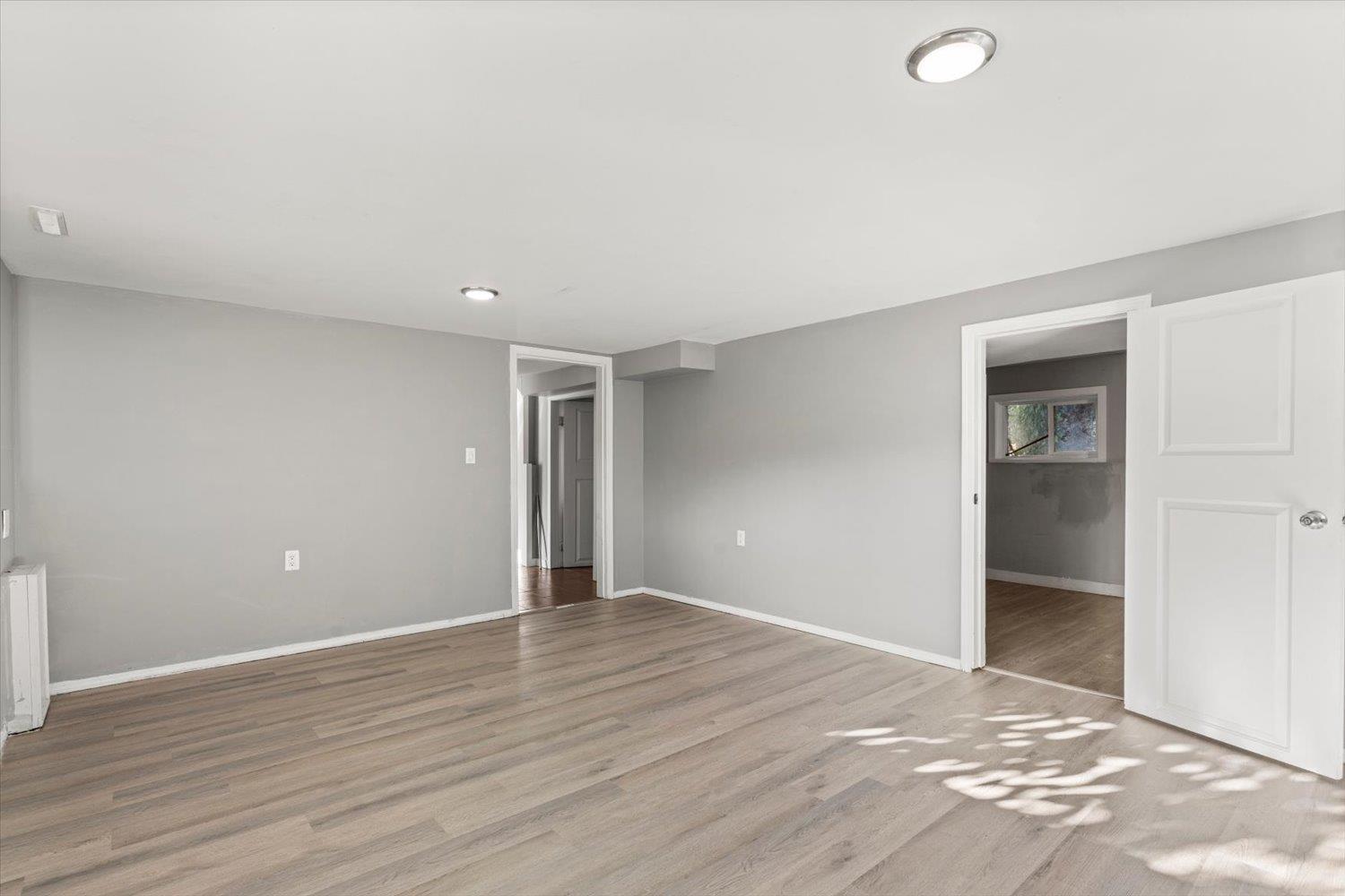 Lower 10113 MANOR DRIVE|Fairfield Island photo 4