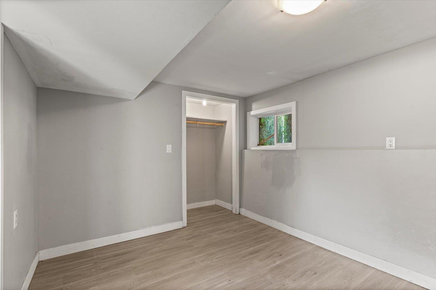 Lower 10113 MANOR DRIVE|Fairfield Island photo 5