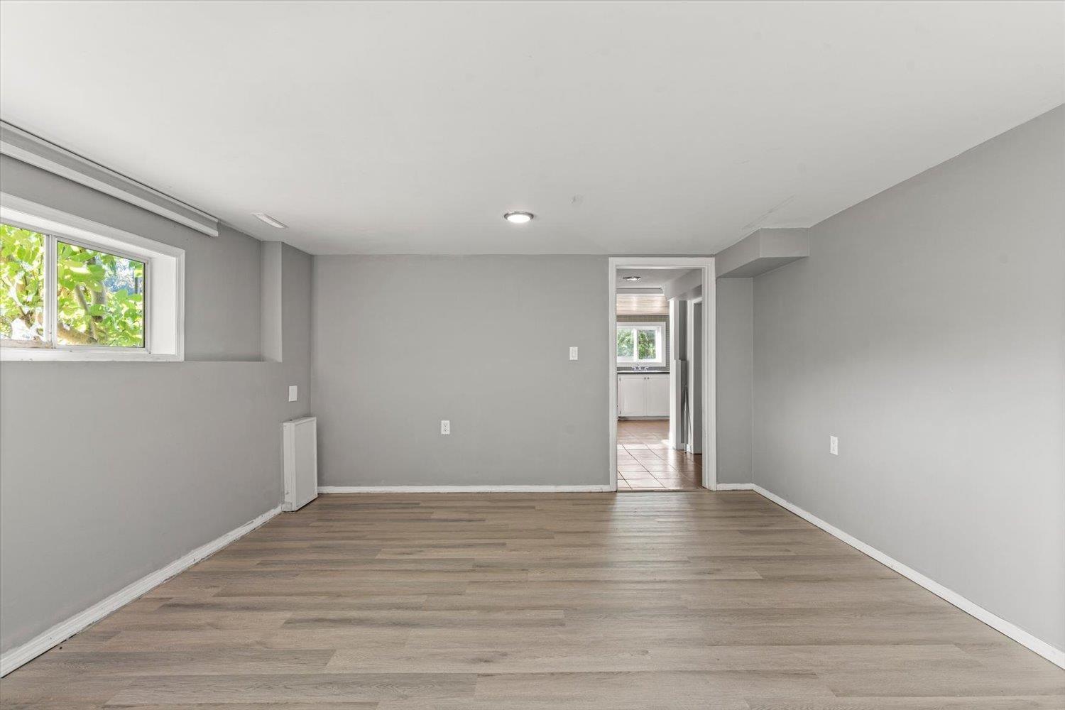 Lower 10113 MANOR DRIVE|Fairfield Island photo 9