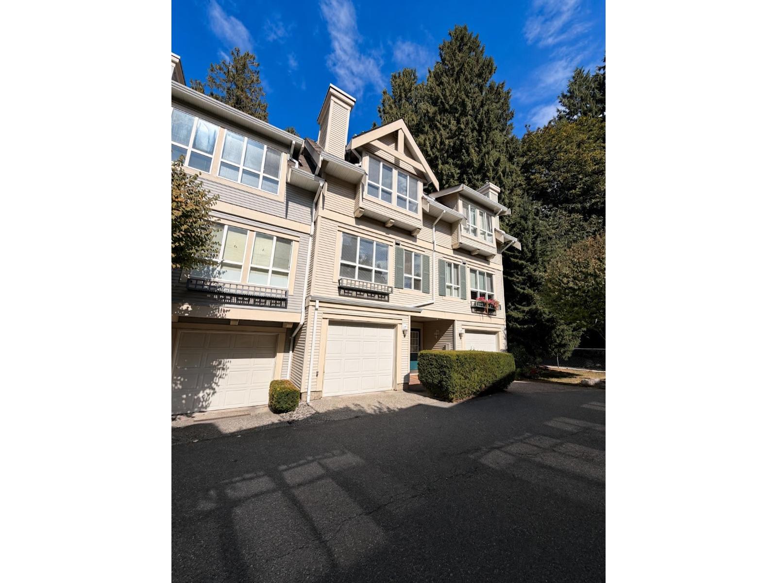 90 8844 208 STREET, Langley, British Columbia