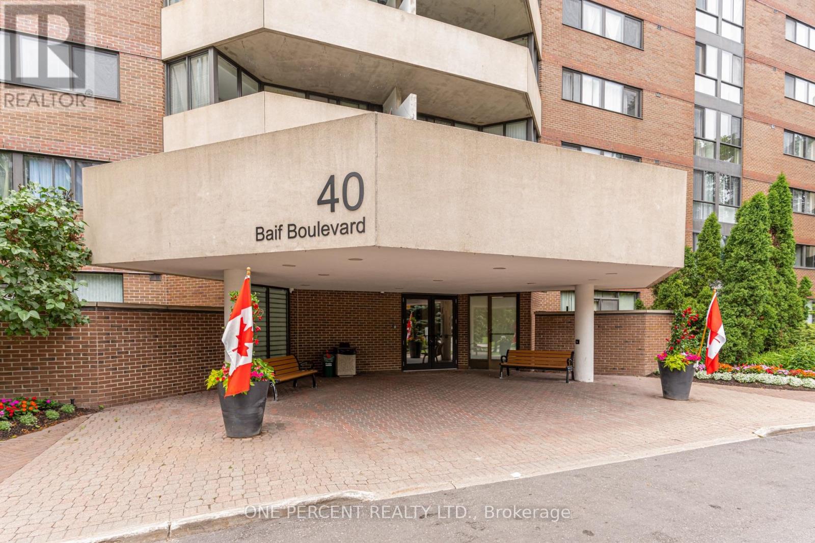 302 - 40 Baif Boulevard, Richmond Hill, Ontario  L4C 5M9 - Photo 2 - N13807612