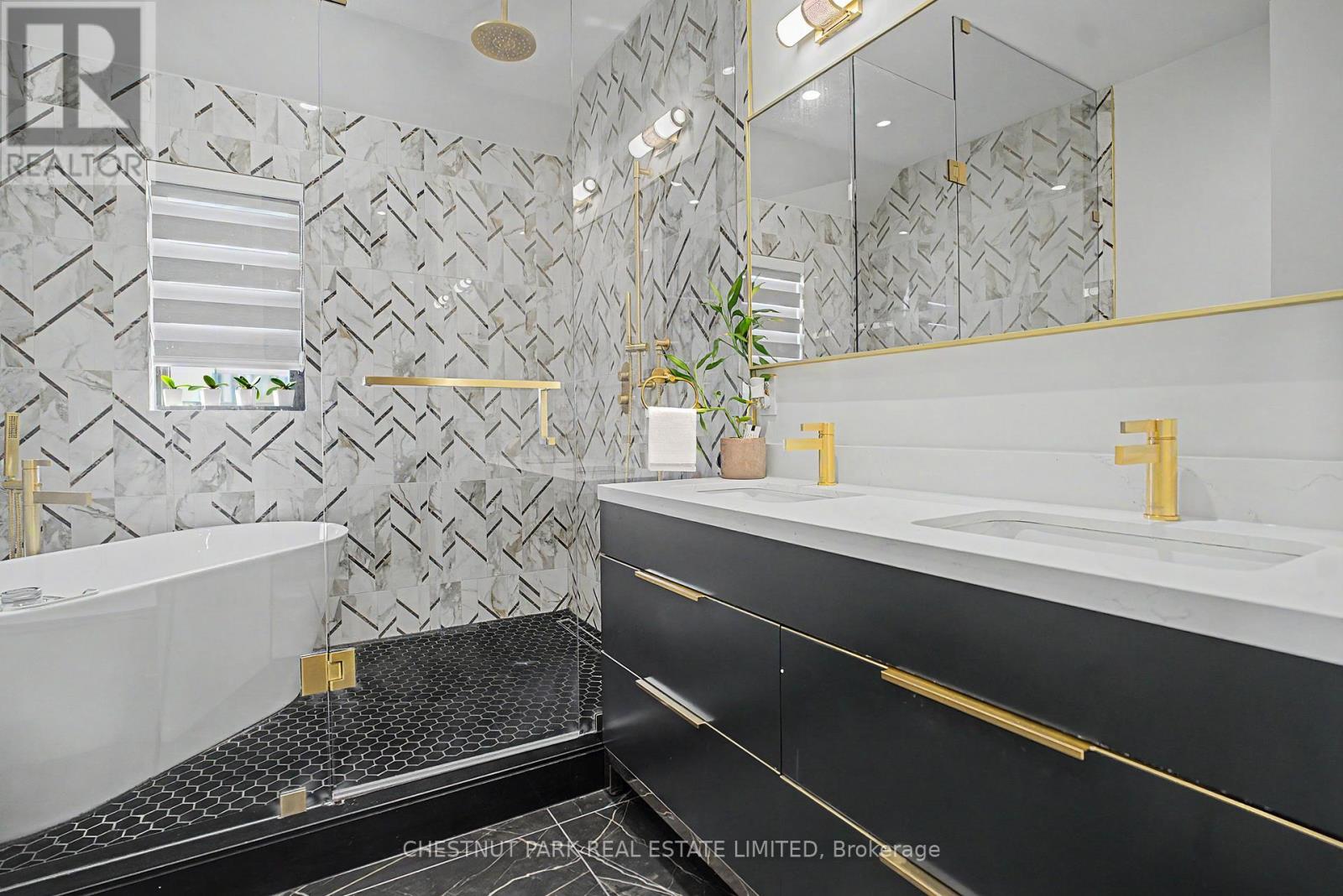 150 Sheldon Avenue, Toronto, Ontario  M8W 4L6 - Photo 27 - W13794984