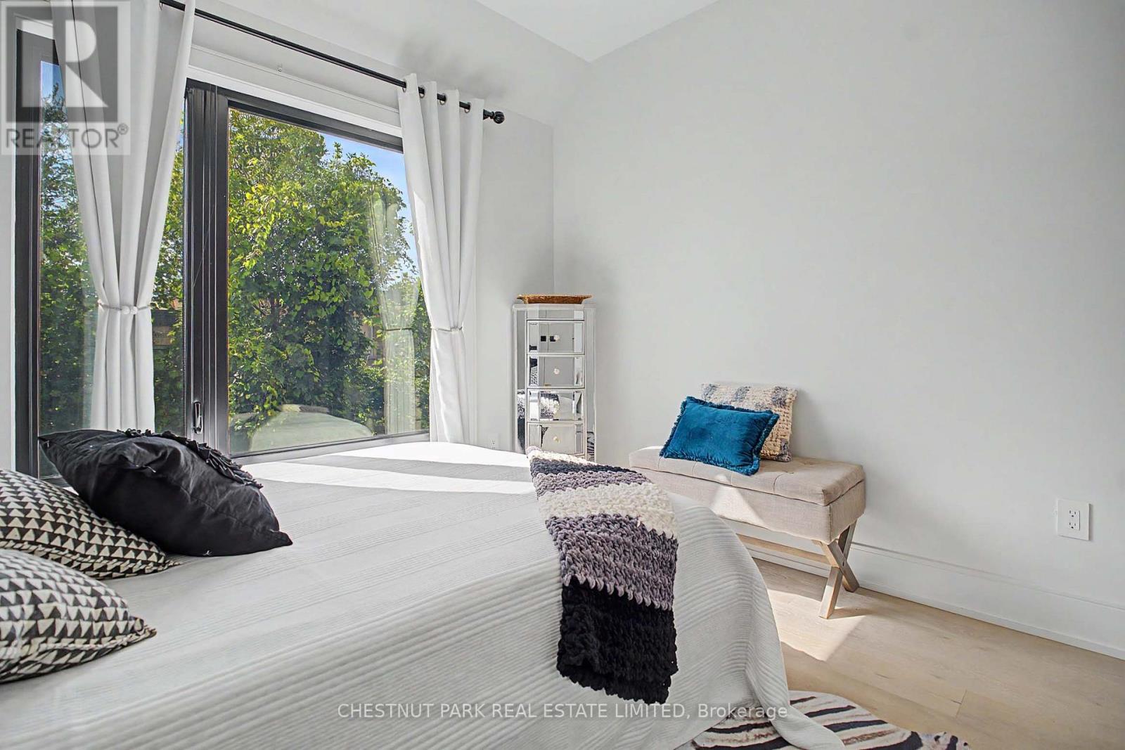 150 Sheldon Avenue, Toronto, Ontario  M8W 4L6 - Photo 31 - W13794984
