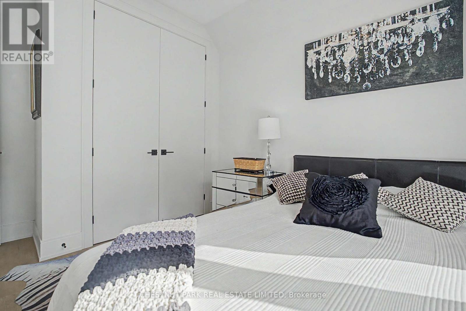 150 Sheldon Avenue, Toronto, Ontario  M8W 4L6 - Photo 32 - W13794984