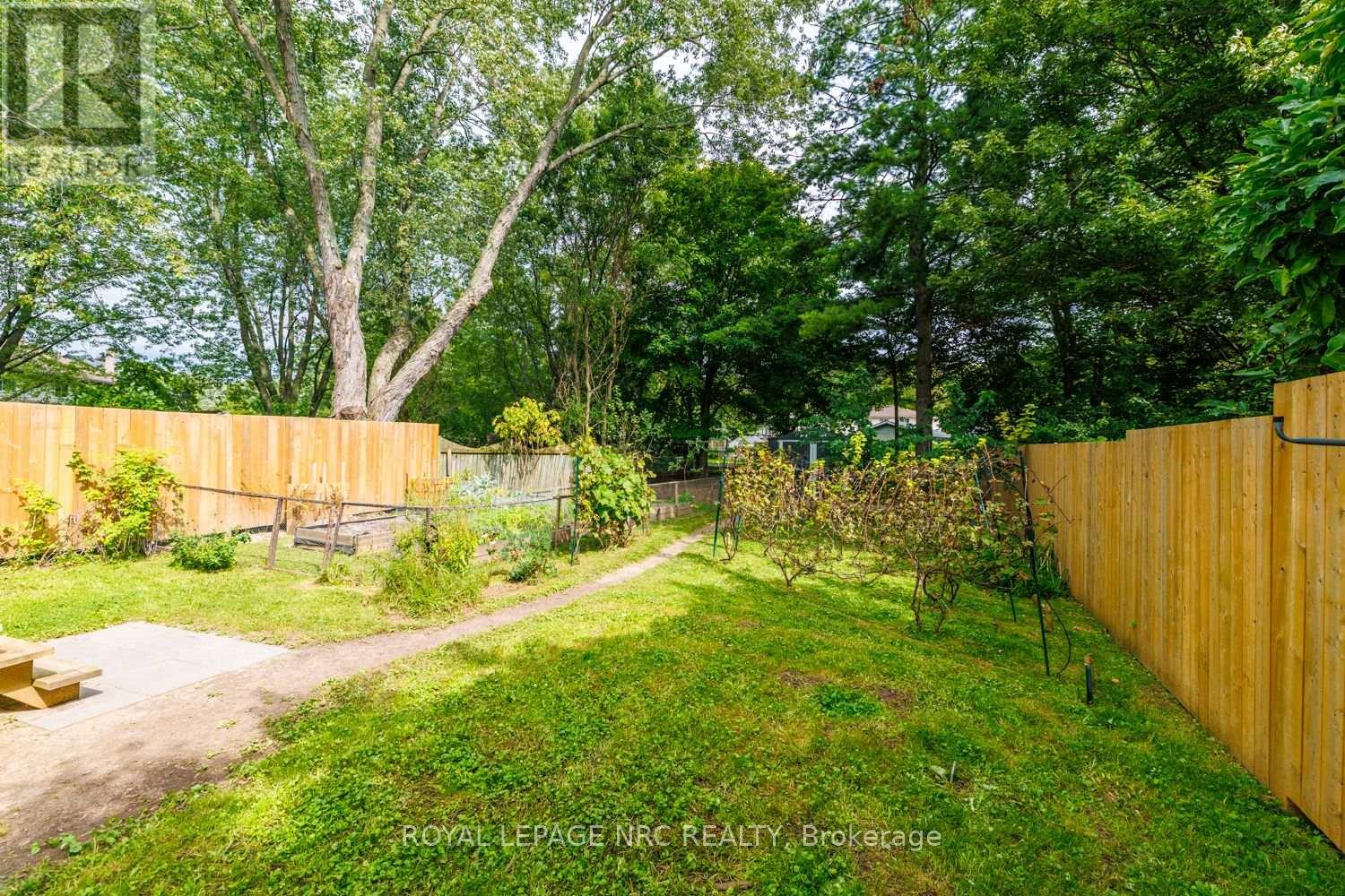 46 Graystone Crescent, Welland, Ontario  L3C 6G7 - Photo 11 - X13807624