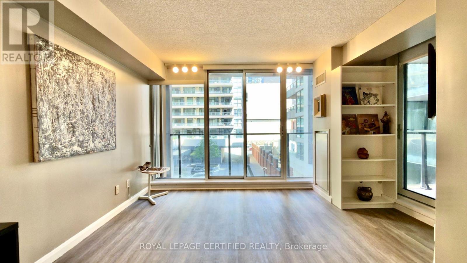552 - 111 Elizabeth Street, Toronto, Ontario  M5G 1P7 - Photo 5 - C13807620