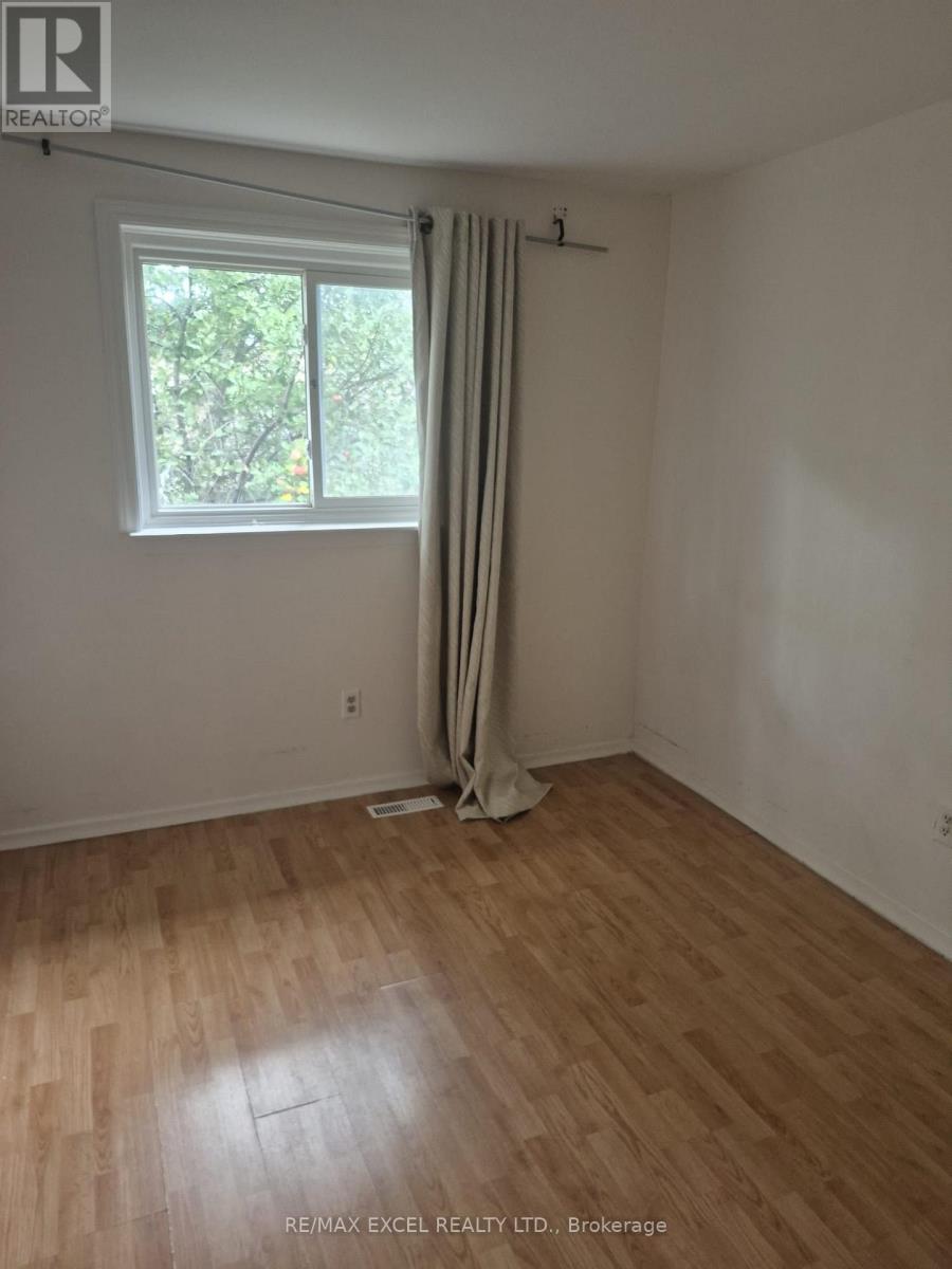 111 Bradstone Square, Caledon, Ontario  M1B 1W1 - Photo 16 - E13807622