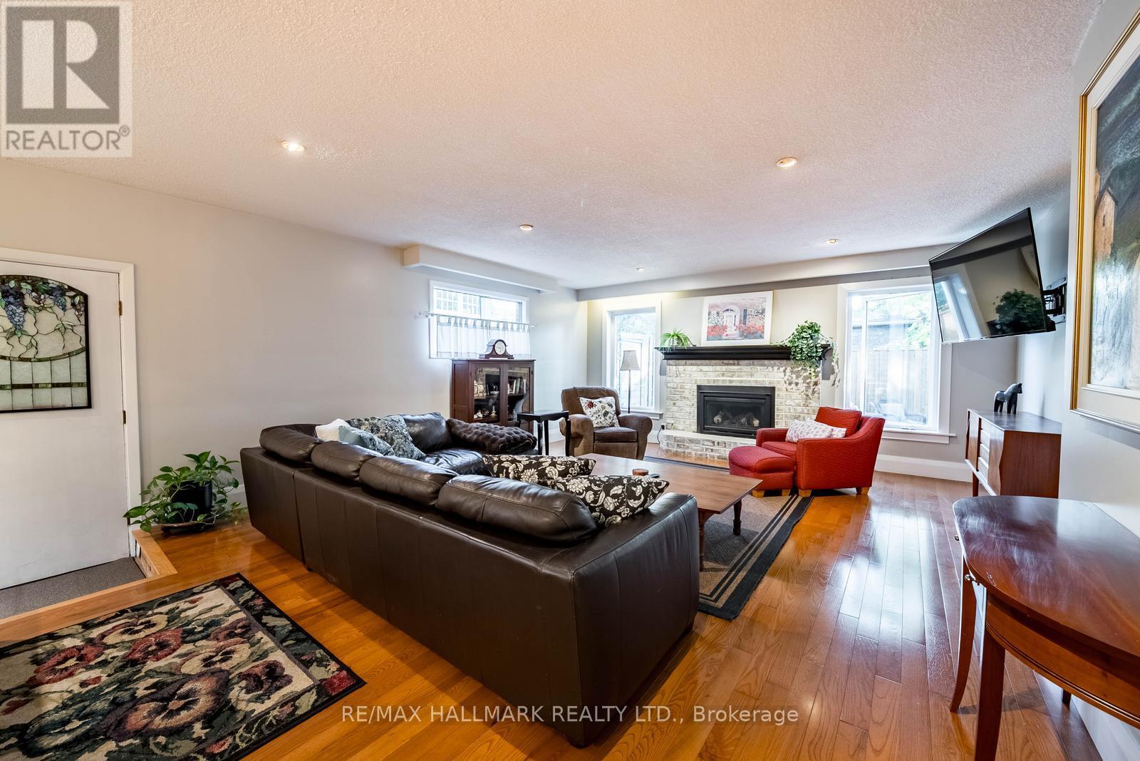 55 Larwood Boulevard, Toronto, Ontario  M1M 2M6 - Photo 19 - E13789430