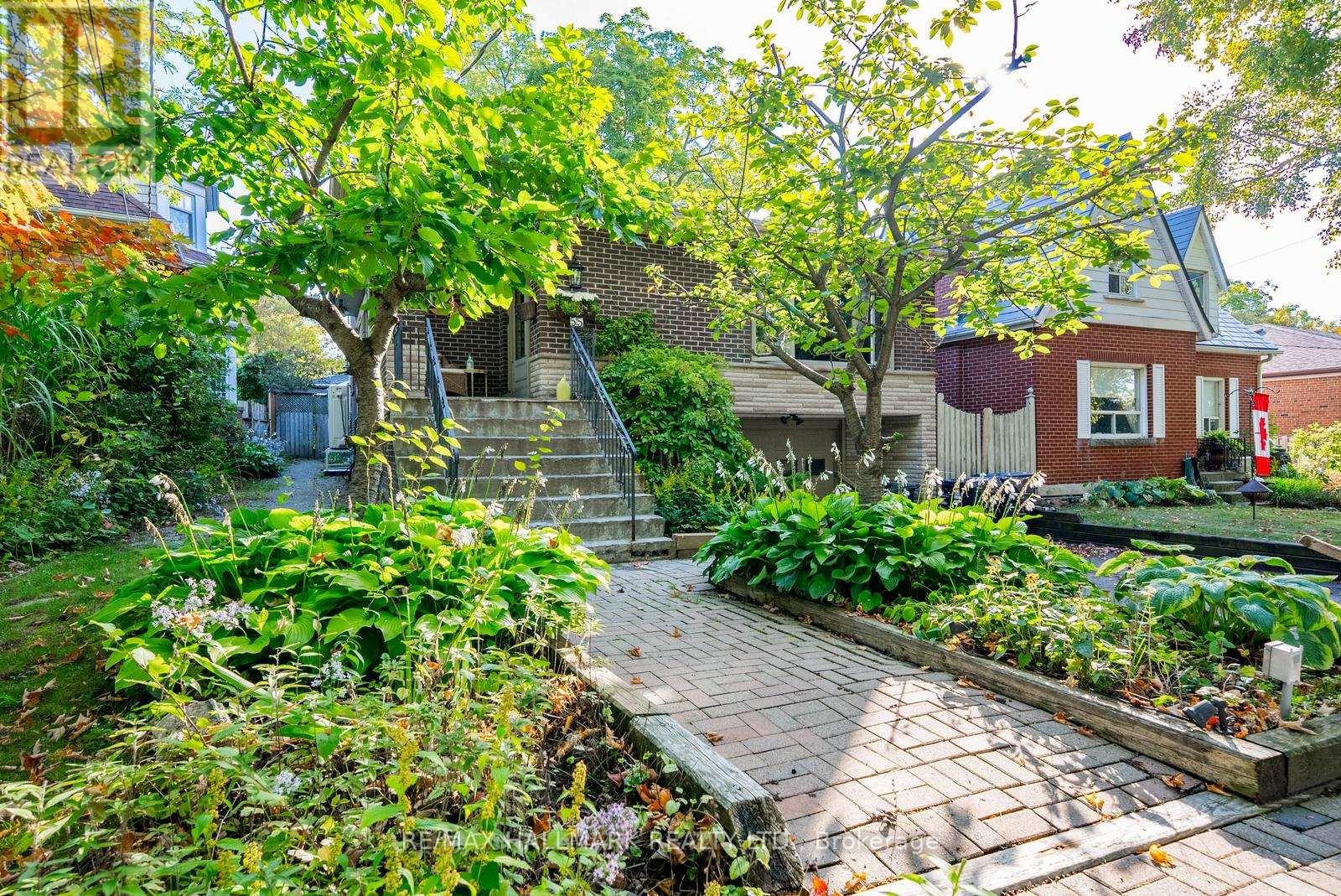 55 LARWOOD BOULEVARD, Toronto, Ontario