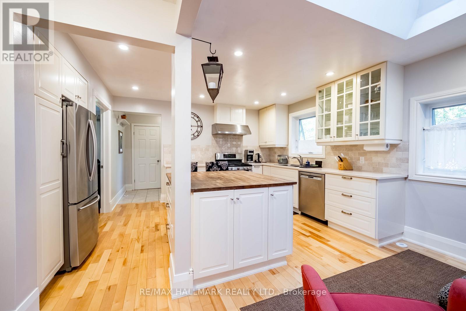 55 Larwood Boulevard, Toronto, Ontario  M1M 2M6 - Photo 8 - E13789430