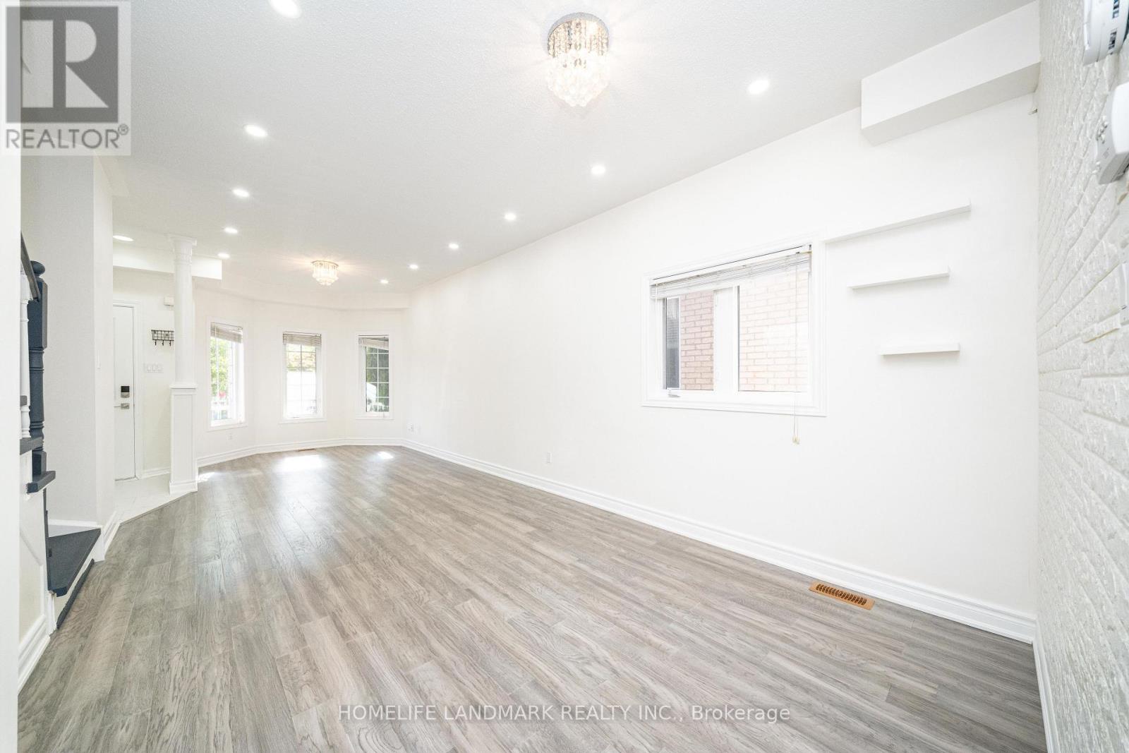 33 Titan Drive, Hamilton, Ontario  L8E 5Z9 - Photo 5 - X13807660