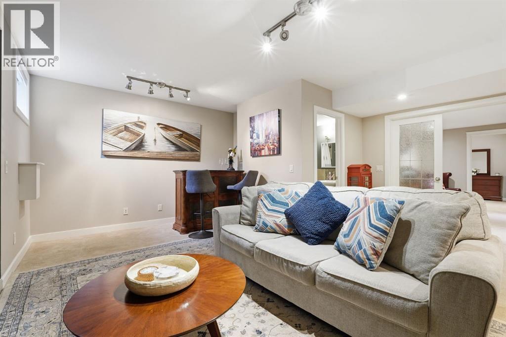 2409 Westmount Road NW photo 39