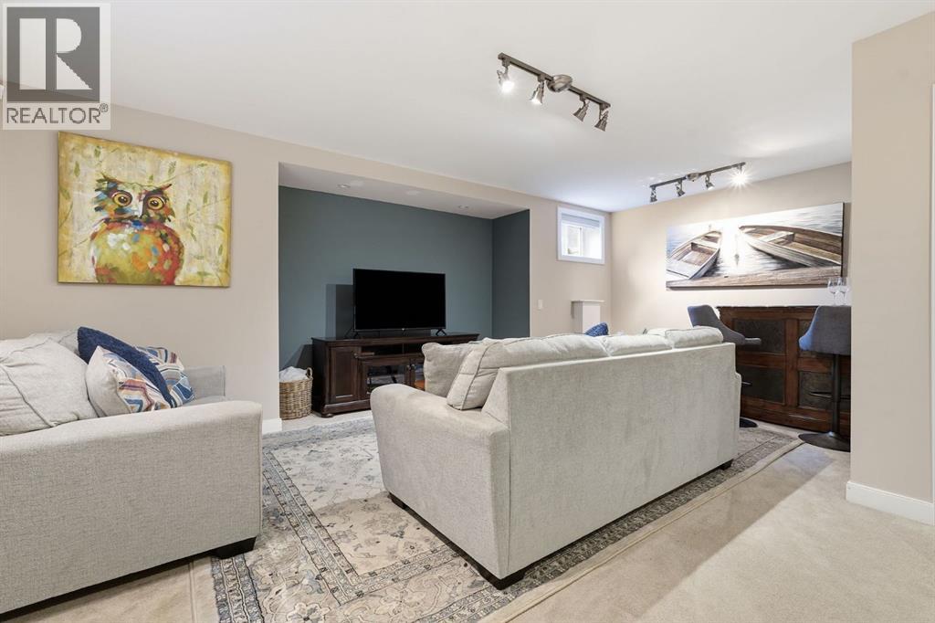 2409 Westmount Road NW photo 38