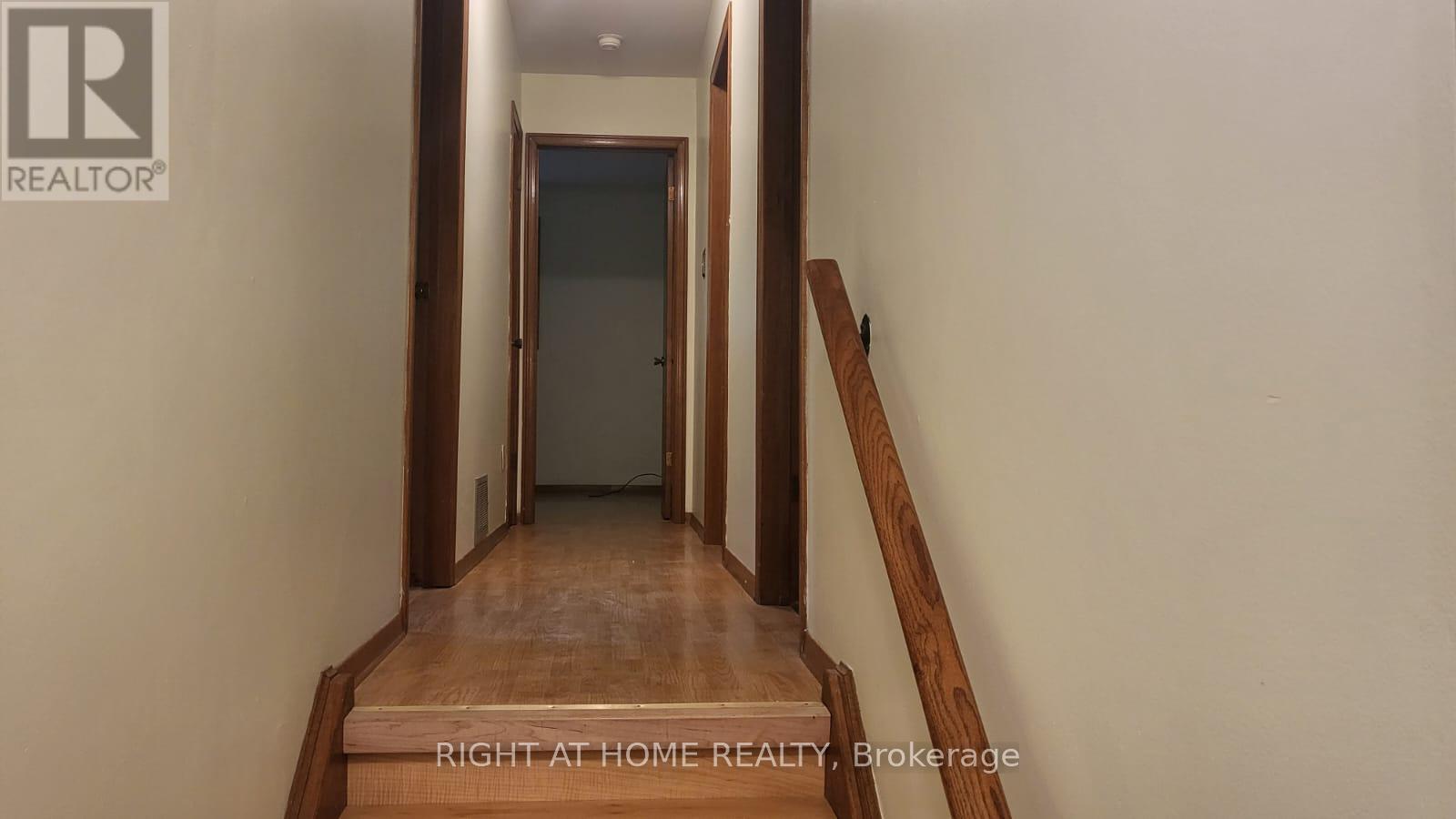 31 Manitou Crescent, Brampton (Central Park), Ontario  L6S 2Z6 - Photo 9 - W13807676