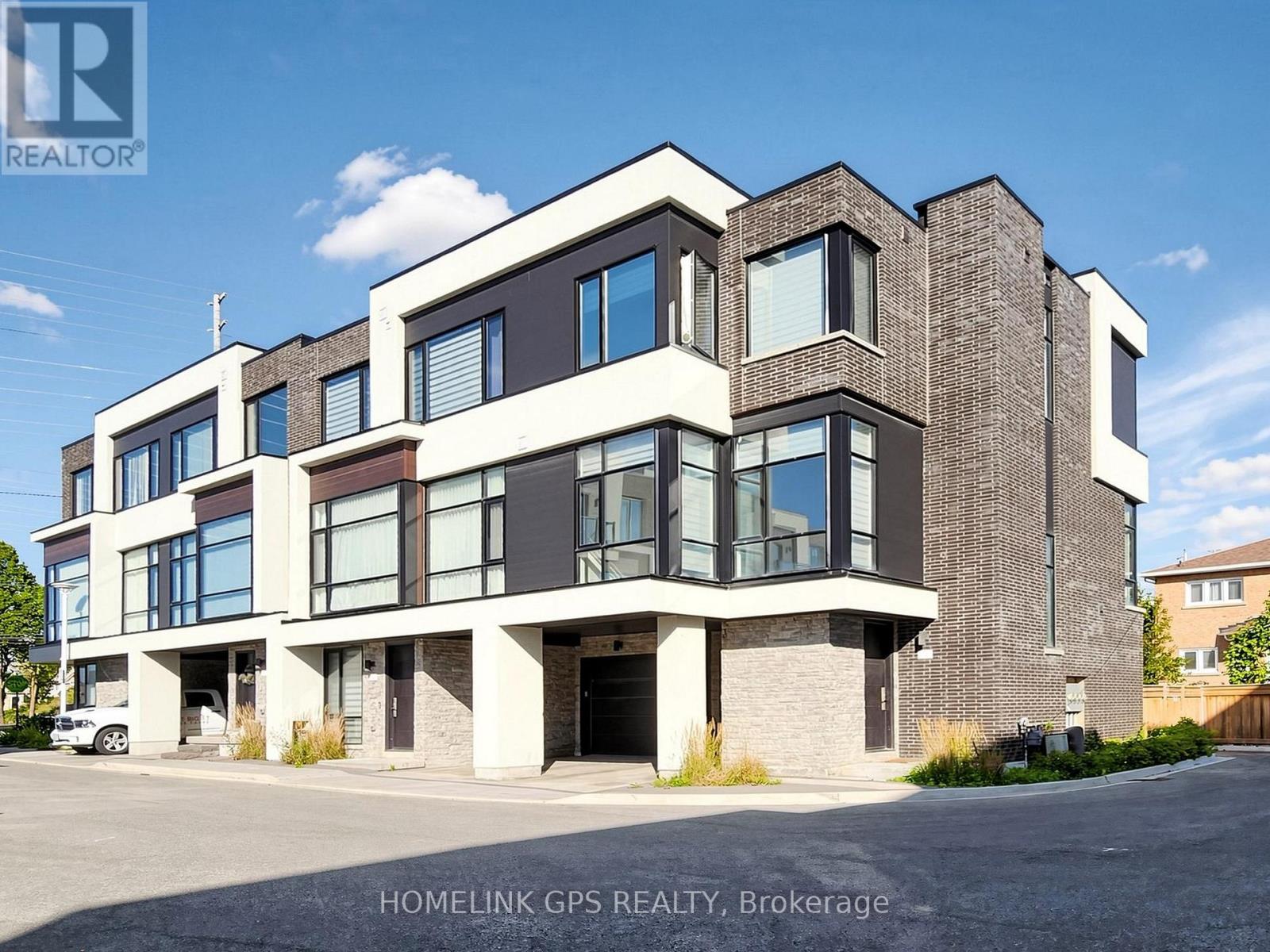 12 HOSTEL LANE N, Richmond Hill, Ontario