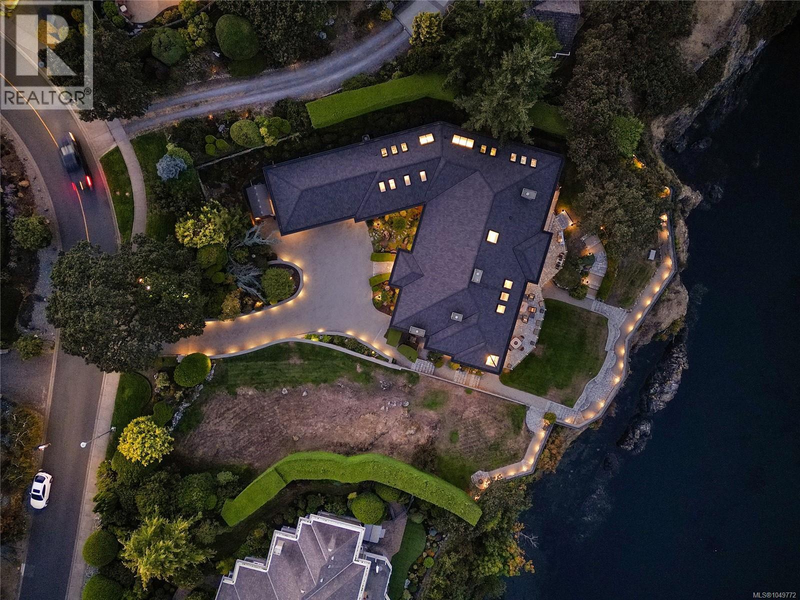 4532 Gordon Point Dr, Saanich, British Columbia