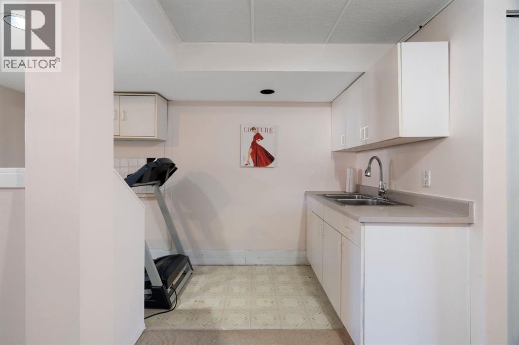 41 Cedardale Road SW, Calgary, Alberta  T2W 5A7 - Photo 31 - A2346690