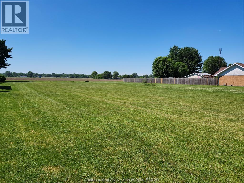 7005 Dufferin Avenue, Wallaceburg, Ontario  N8A 4N3 - Photo 1 - 26013349
