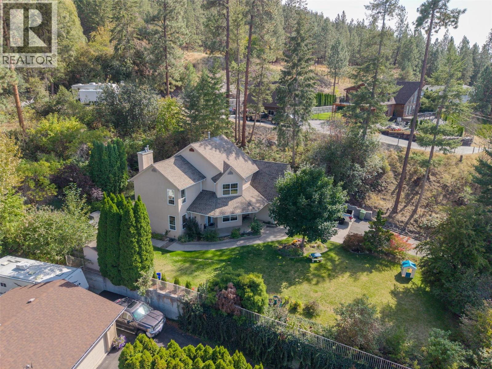 3281 Juniper Drive, Naramata, British Columbia  V0H 1N1 - Photo 3 - 10400753