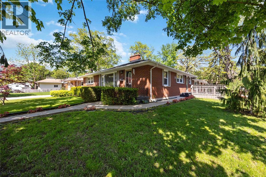 1242 MARCIN ROAD Sarnia Ontario Canada N7V3J9 3