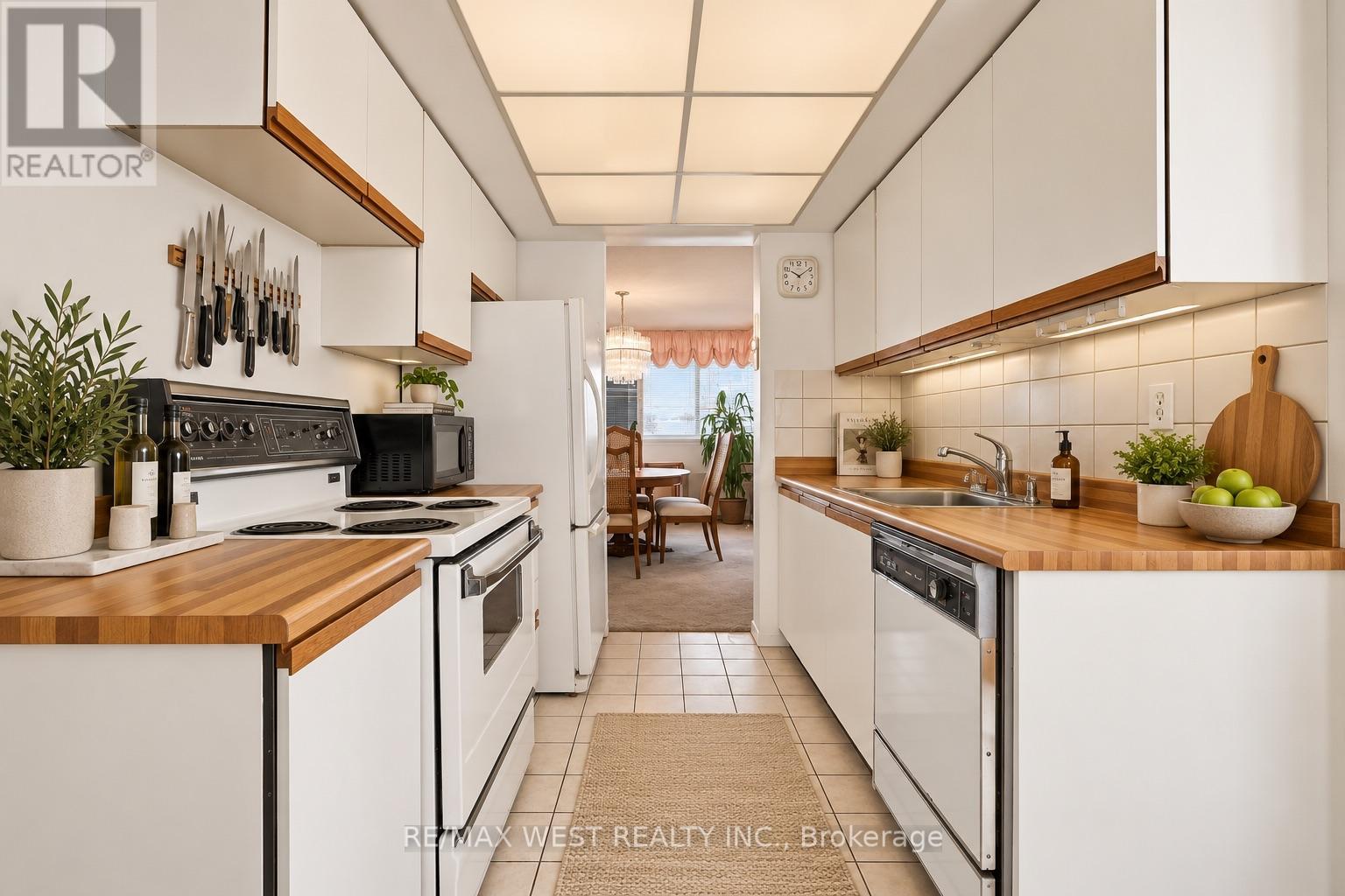 2702 - 80 Antibes Drive, Toronto, Ontario  M2R 3N5 - Photo 6 - C13807722