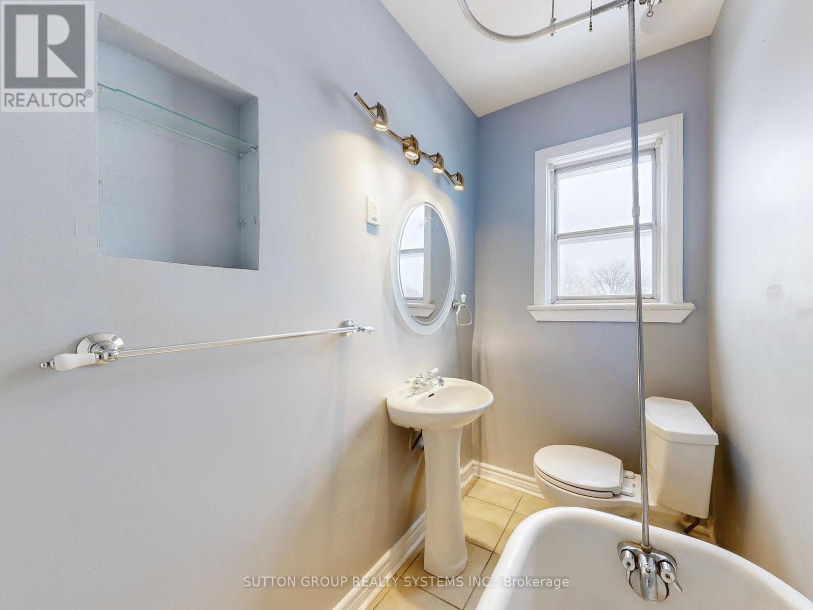 35 Day Avenue, Toronto, Ontario  M6E 3V7 - Photo 12 - W13807702