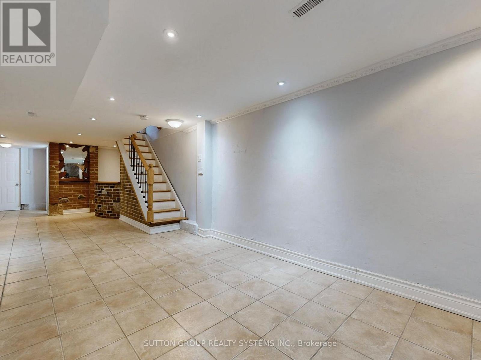 35 Day Avenue, Toronto, Ontario  M6E 3V7 - Photo 16 - W13807702