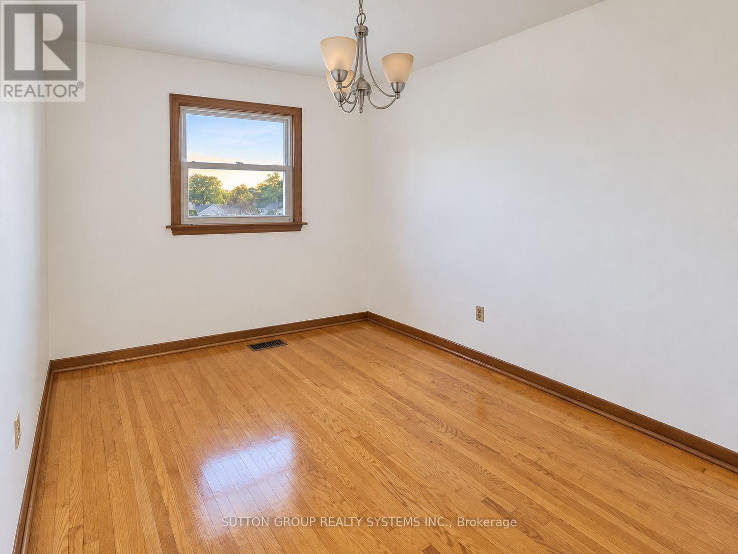 142 Ennerdale Road, Toronto, Ontario  M6E 4C9 - Photo 14 - W13807706