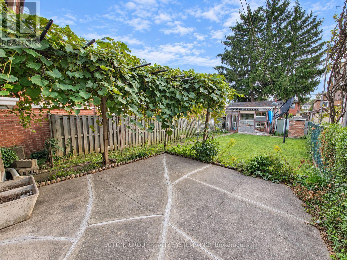 142 Ennerdale Road, Toronto, Ontario  M6E 4C9 - Photo 23 - W13807706