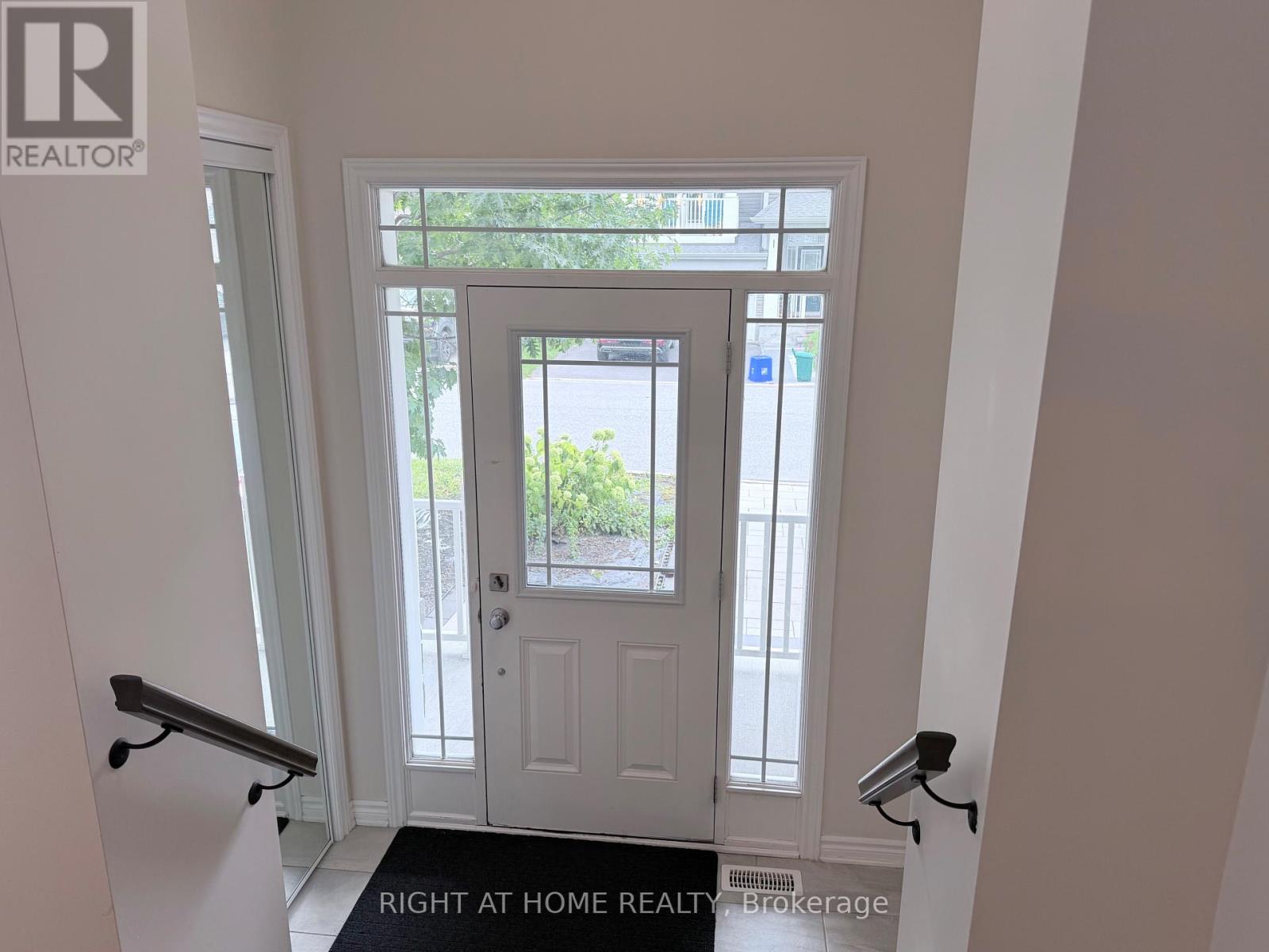 617 Silver Spruce Way, Ottawa, Ontario  K2M 2T6 - Photo 2 - X13807748