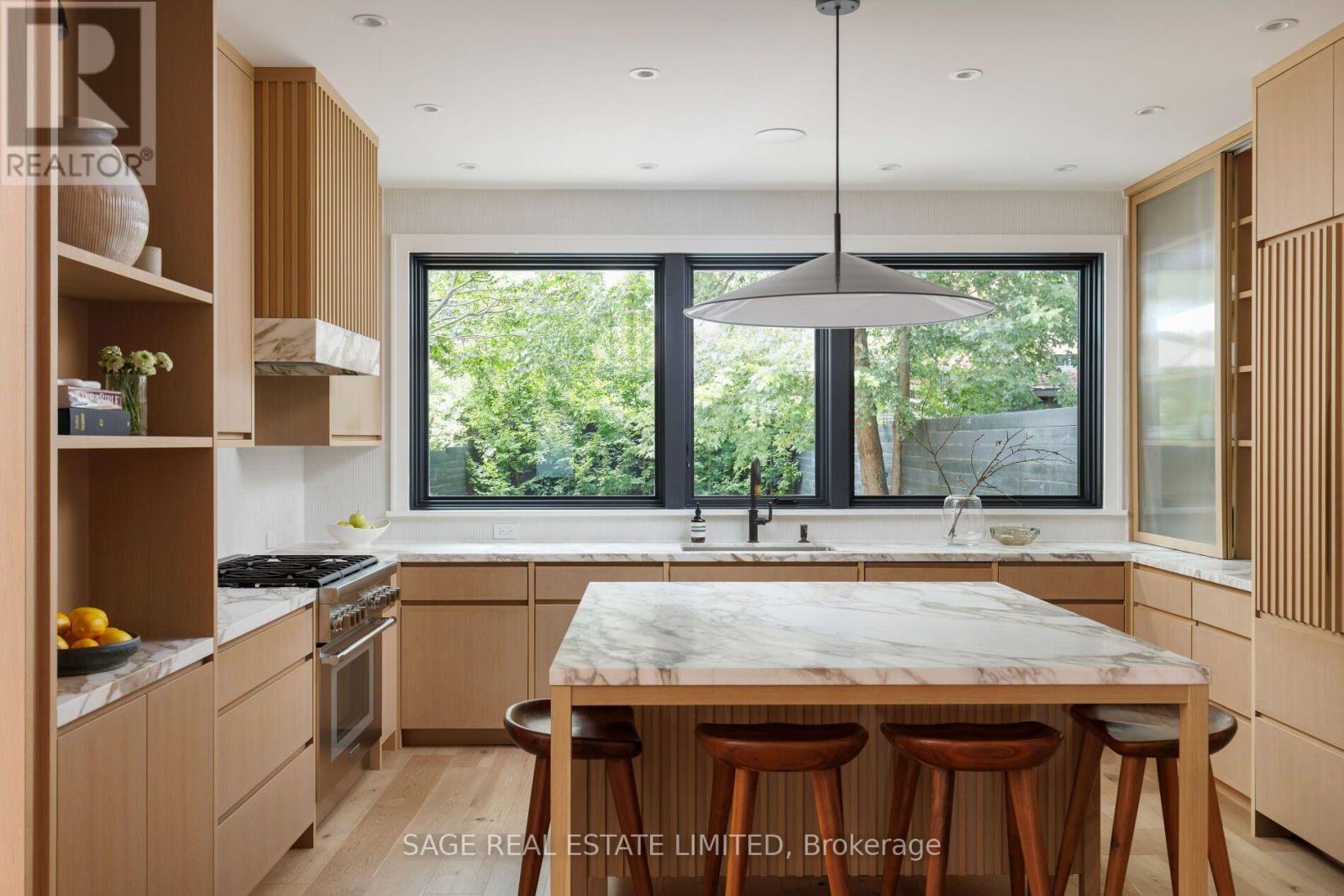 36 Macpherson Avenue, Toronto, Ontario  M5R 1W8 - Photo 10 - C13807758