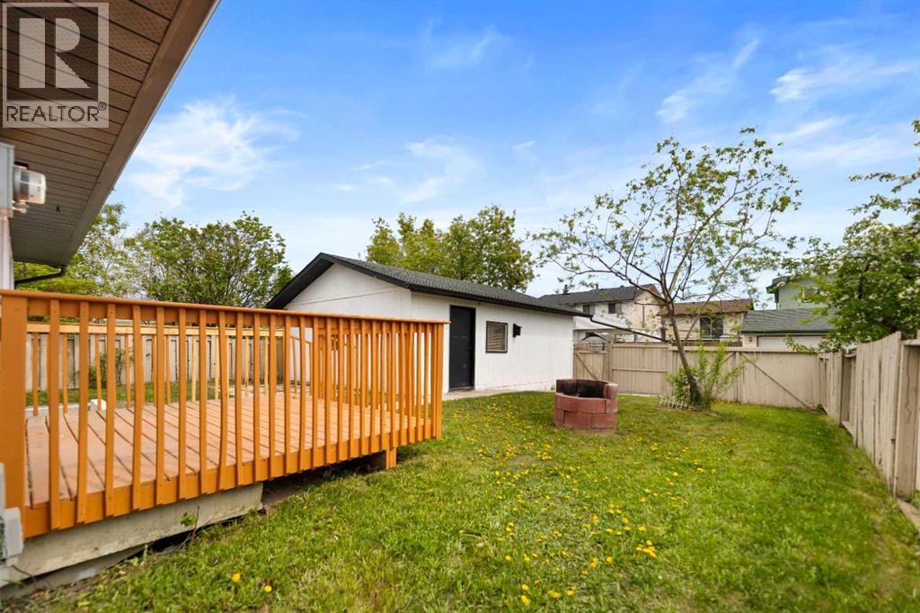 276 Fallswater Road NE, Calgary, Alberta  T3J 1B3 - Photo 18 - A2313977