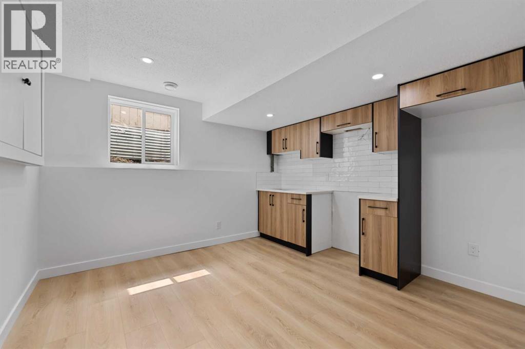 276 Fallswater Road NE, Calgary, Alberta  T3J 1B3 - Photo 12 - A2313977