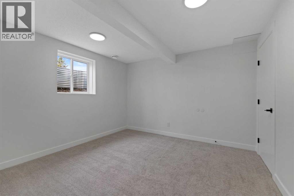 276 Fallswater Road NE, Calgary, Alberta  T3J 1B3 - Photo 14 - A2313977