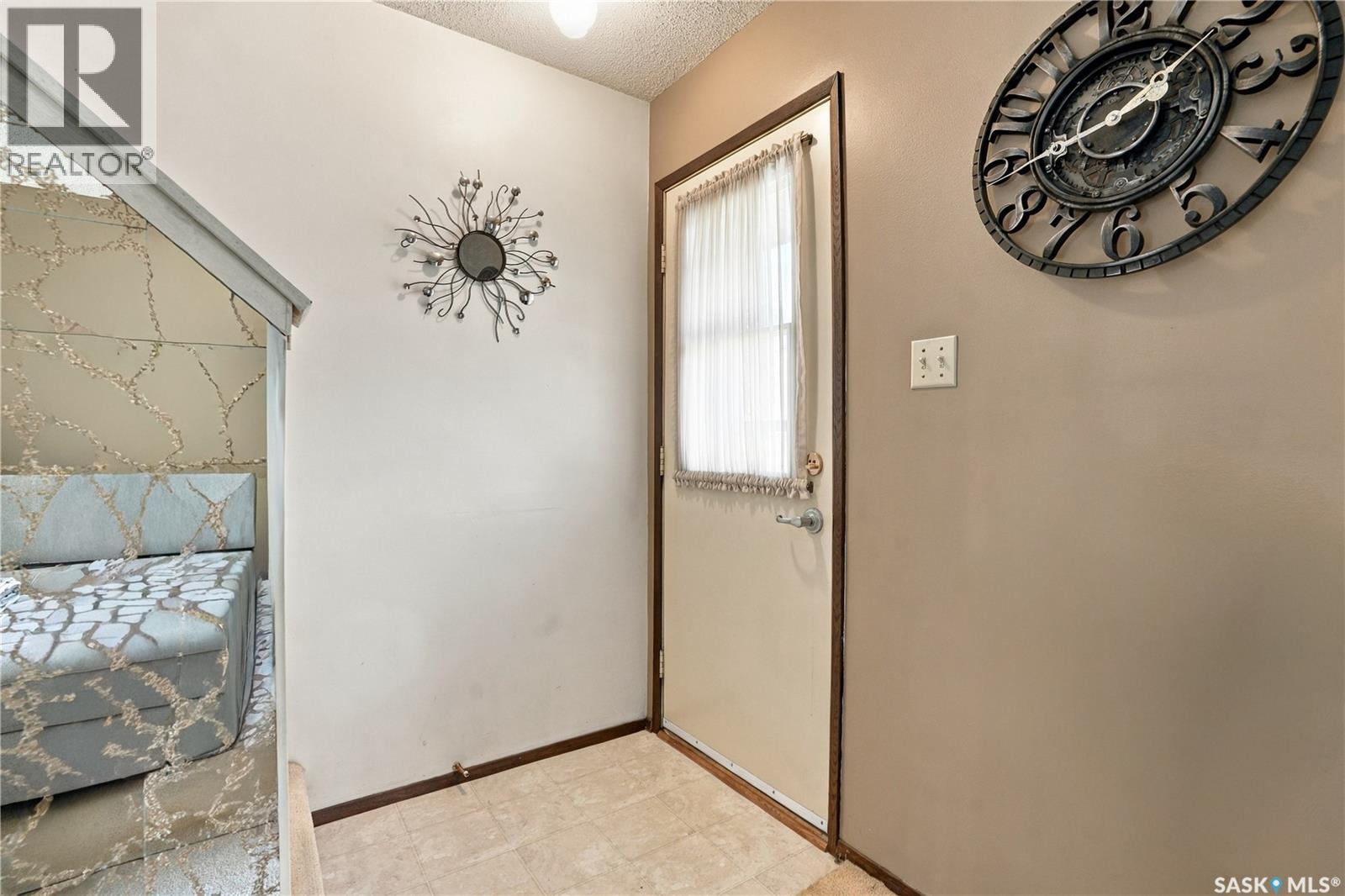 31 1128 Mckercher Drive, Saskatoon, Saskatchewan  S7H 4Y7 - Photo 3 - SK048961