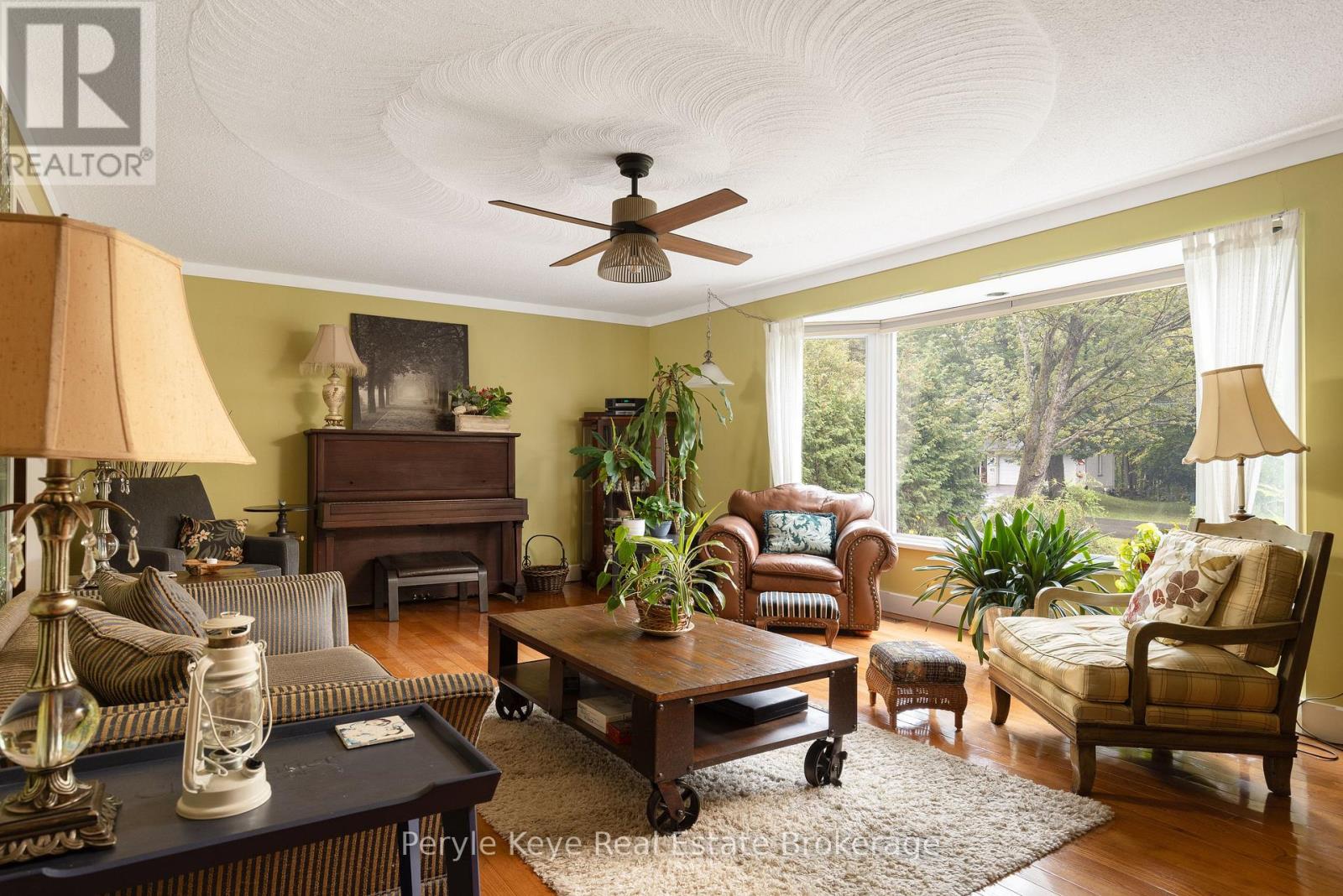 37 Woodland Drive, Bracebridge, Ontario  P1L 1M3 - Photo 3 - X13807814