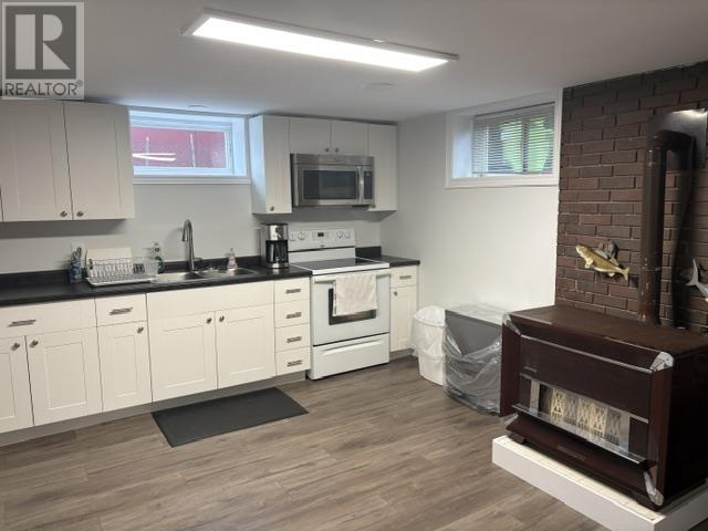 15 Kitchener RD photo 5