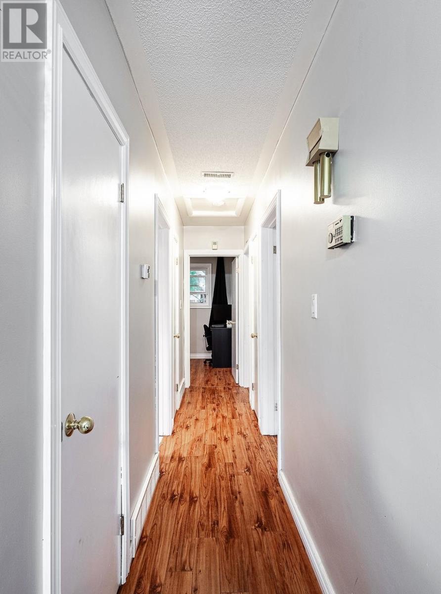 60 Hussey ST photo 14