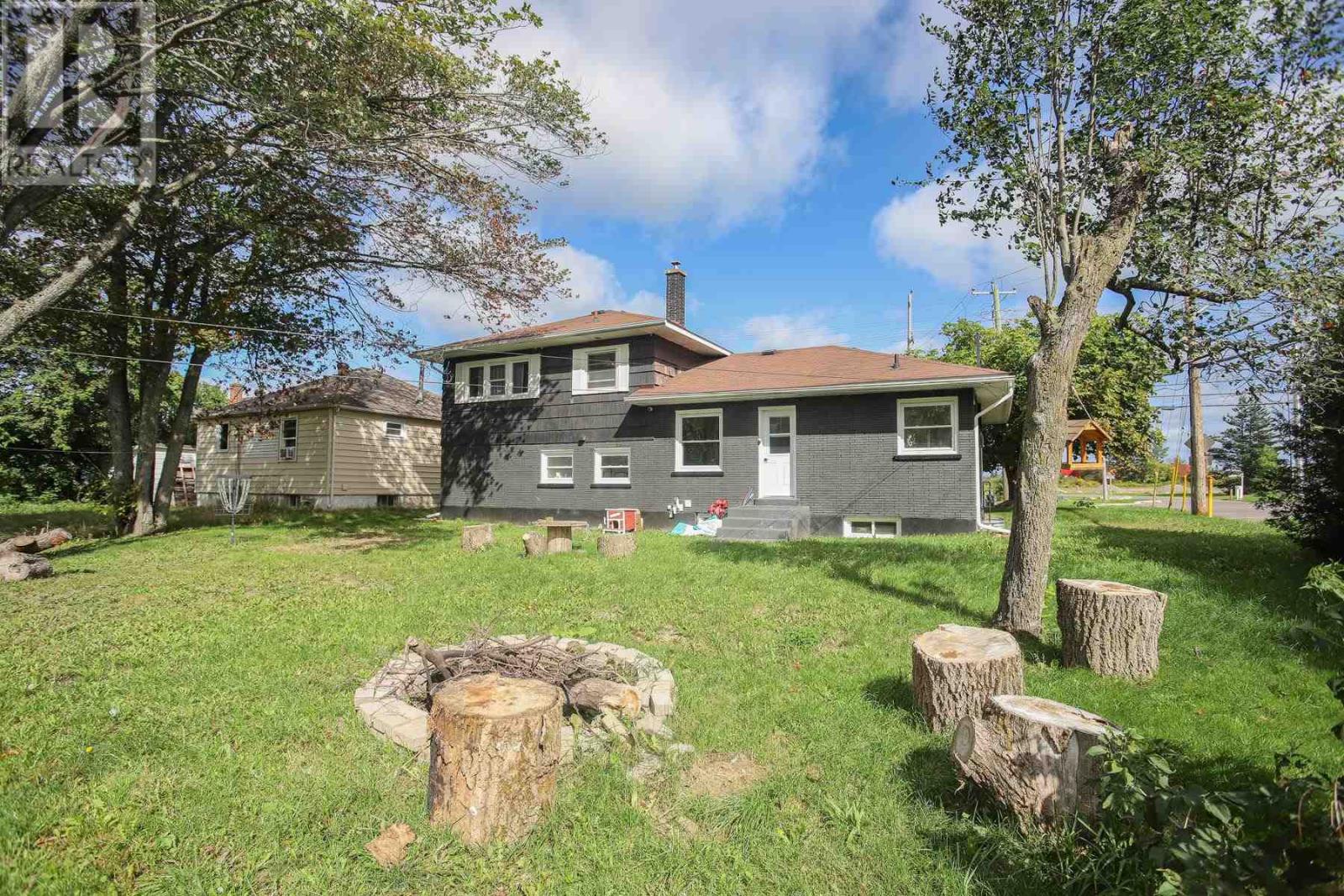 413 Northern AVE photo 4