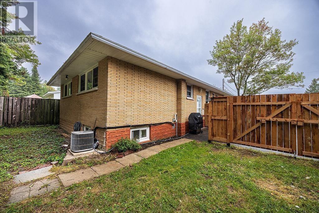 60 Hussey ST photo 39