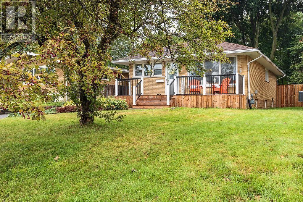 60 Hussey ST photo 4